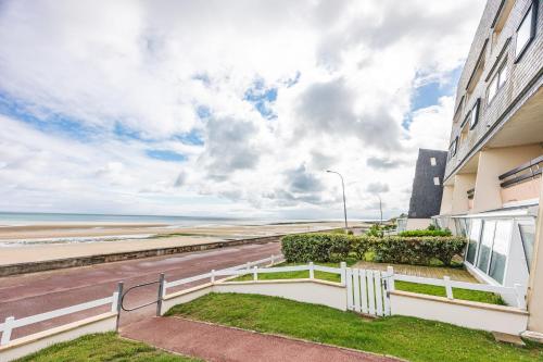 Iekārtas, La Tortue Joyeuse - Appartement avec Loggia in Bernieres-sur-Mer