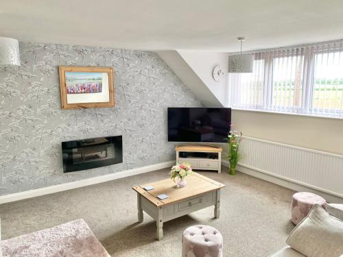 Picture of Red House Cottage - Peaceful - Views - Walks