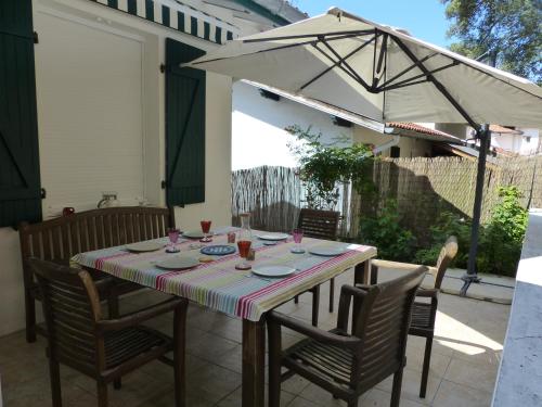 Villa Mitoyenne Pour 4 Personnes Proche Centre-Ville D hossegor - image 5