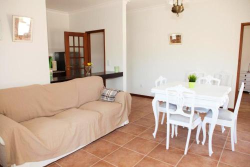 One bedroom appartement at Ponte da Barca 100 m away from the beach with city view shared pool and furnished terrace, Ponte da Barca