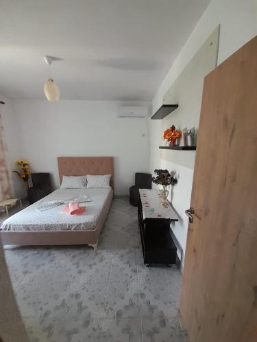 Mona's guesthouse, Sarandë