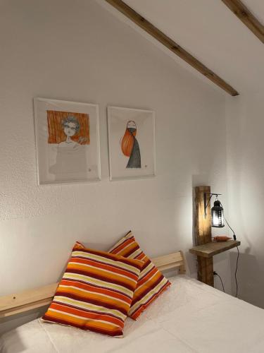 1 double bed, 1 futon bed