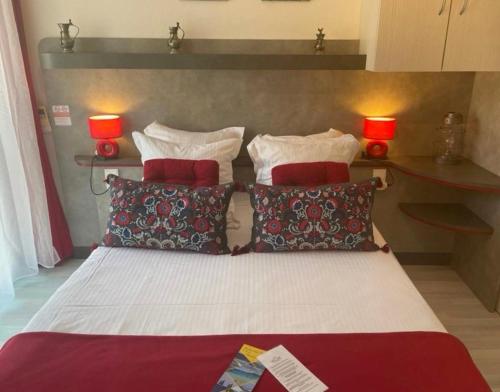 Double Room image 9