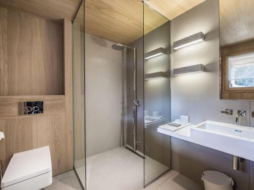 Chalet Courchevel 1550 9 pièces 11 personnes - FR-1-562-43 - image 2