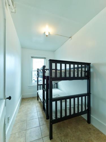 7 Beachside inn - image 8