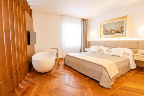 Pizzomunno Vieste Palace Hotel - image 3
