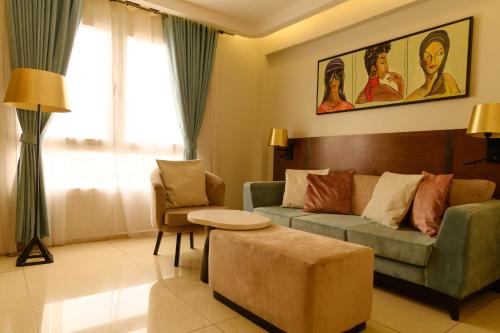 Junior King Suite image 2