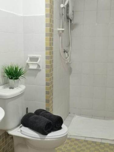 Bathroom, Cozy Residence Damansara next to IKEA, CURVE, Empire Damansara near IKEA Mall