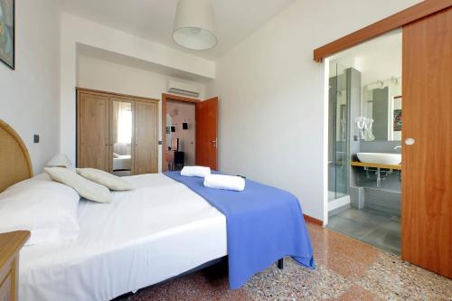 Silvano's Home In Rome - image 4