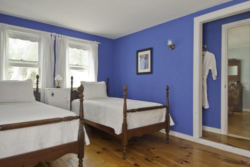 Golden Stage Inn in Proctorsville, USA