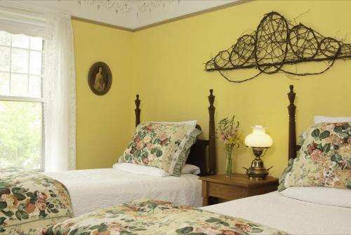 Golden Stage Inn - image 2