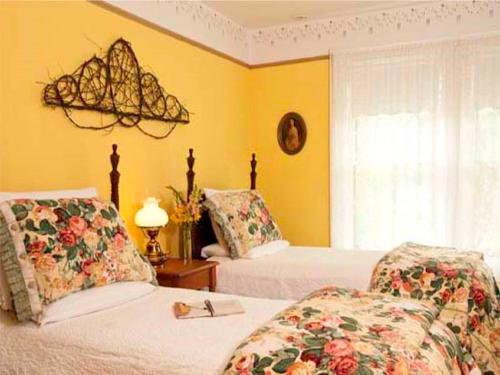 Golden Stage Inn Cavendish