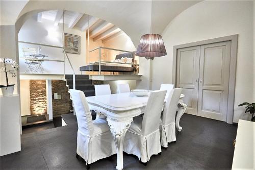 ASTRA-Modern Loft Cathedral View, Bergamo (foto 10)