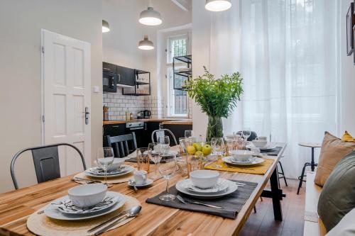 Modern and Huge APTs in Center by Michal&Friends