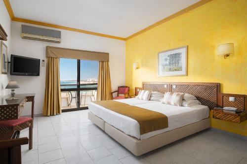 2 twin beds