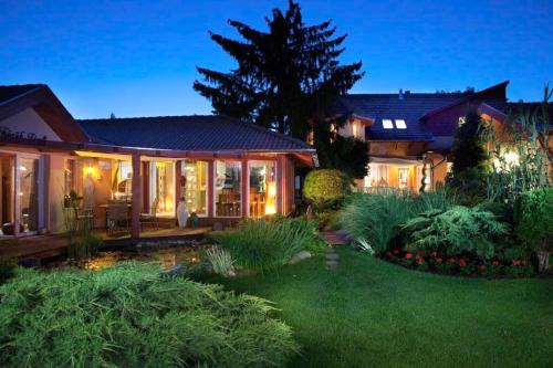  Green Park Villa, Pension in Eger