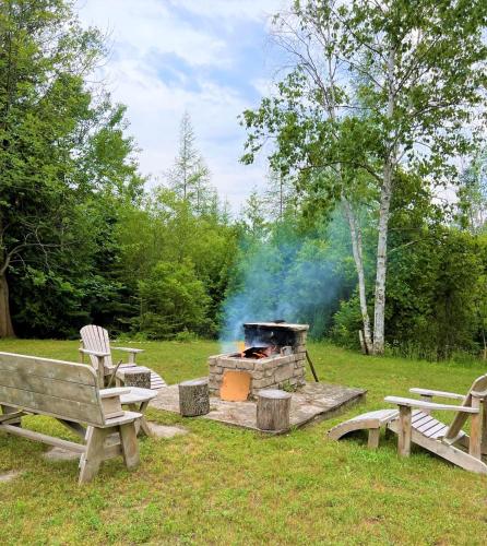 Li'l Ranch - Nature Lovers Retreat TEX MEX Log home