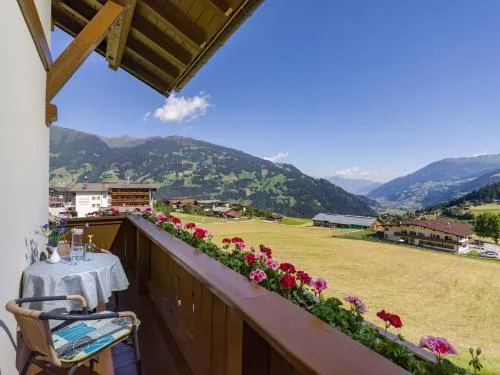 Ferienwohnungen Rieser in Hainzenberg, Österreich