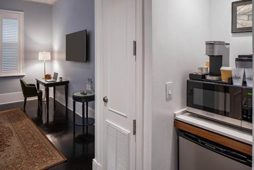 Pelham Hotel near Memorial Hall Confederate Civil War Museum