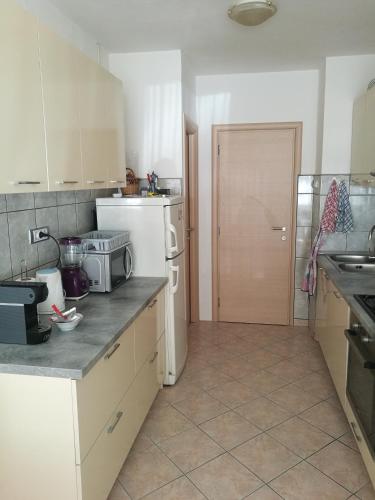 Pretty big double bed room with balcony, Split (Foto 9)