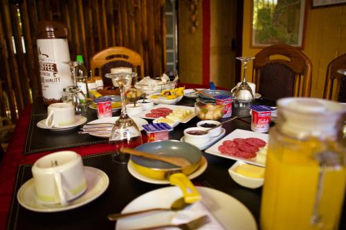 อาหารและเครื่องดื่ม, Casa Roble Anejo Bed & Breakfast in ซานตา ครัซ