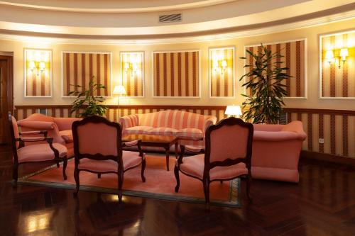 Hotel Hoyuela - image 12