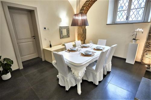 ASTRA-Modern Loft Cathedral View, Bergamo (foto 8)