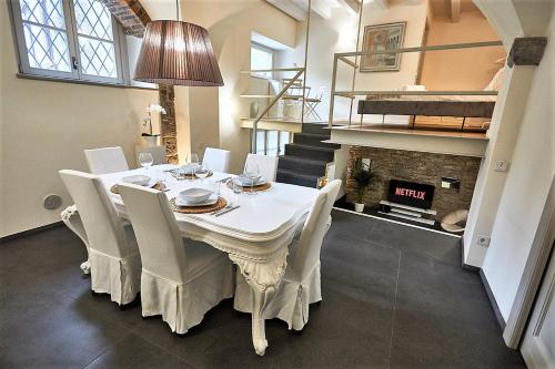 ASTRA-Modern Loft Cathedral View, Bergamo (foto 7)