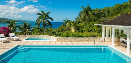 374562153 Round Hill Hotel & Villas