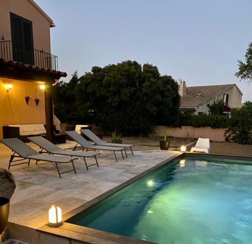 Jolie maison de vacances avec piscine gîte à louer La Sauvagie