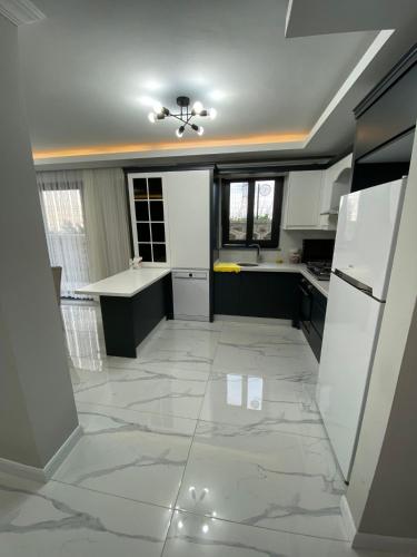 Létesítmények, VİLLA DENİZ , KiRAZ (VILLA DENIZ , KiRAZ) in Cilekli