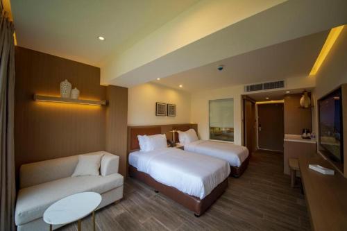 374568563 Luxotel Aqaba Beach Resort & Spa Only 15 years plus