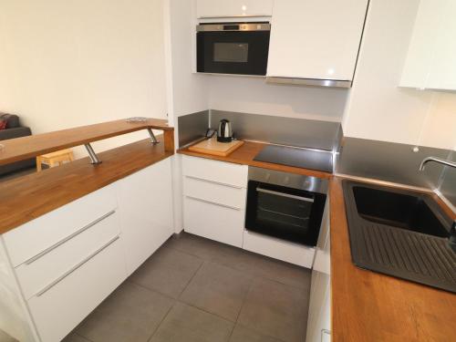 Apartment (6 Adults) image 8