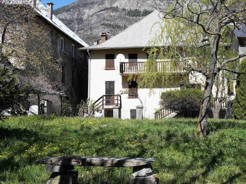 Maison Le Lauzet-Ubaye, 9 pièces, 18 personnes - FR-1-165A-106 gîte à louer Champcontier