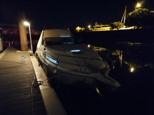 Séjour insolite sur un yacht. Bateau Hôtel à quai. - Hôtel - La Rochelle