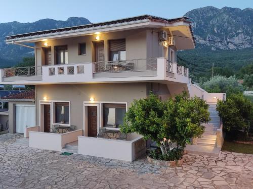 Erietta Rooms in Paramythia