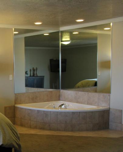 Scipio Hotel Room Type - Deluxe King Suite