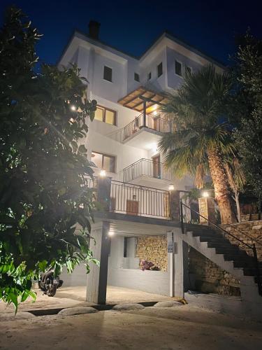 Hotelli välisilme, Sun Touch Pelion Rooms in Koropi