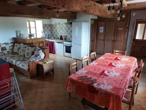 Gîte 11 personnes avec extérieur - Location saisonnière - Saint-Genix-les-Villages