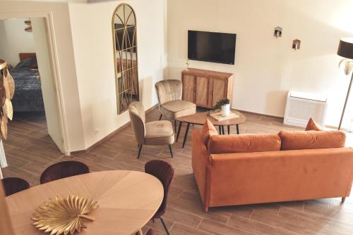 3 bedrooms, 6 beds