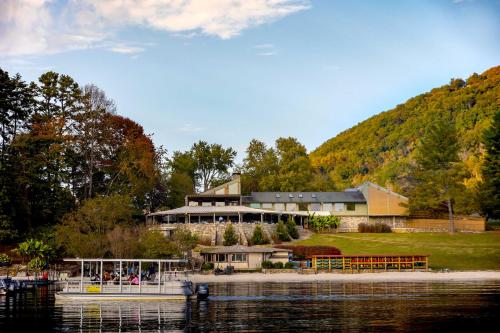 Lake Lure Condo with Resort Pool and Beach Access!