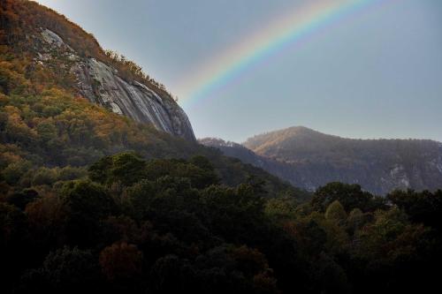 Indoor Pool and Golf Course Views Lake Lure Condo! Indoor Pool and Golf Course Views Lake Lure Condo!