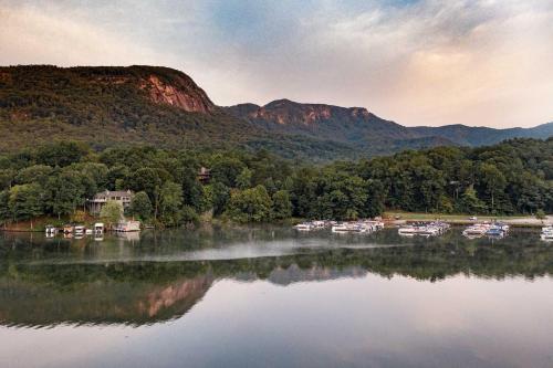 Lake Lure Condo with Resort Pool and Beach Access!