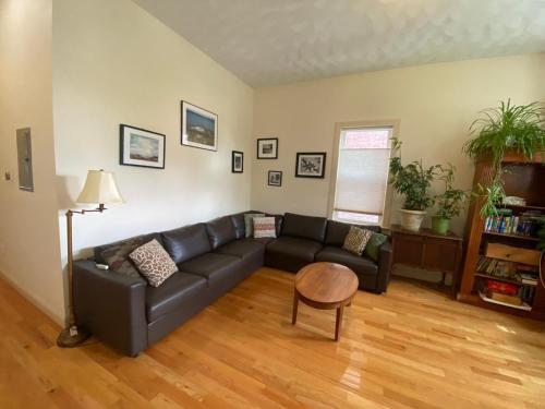 2 bedroom Boston condo in Jamaica Plain with parking detail
