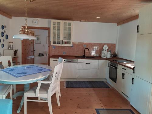 Kitchen, Ferienhaus Vorn-Diek in Blankenese