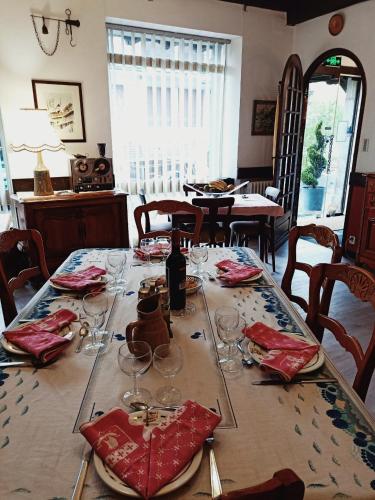 Étterem, Hostellerie des voyageurs in Cassagnes-Begonhes