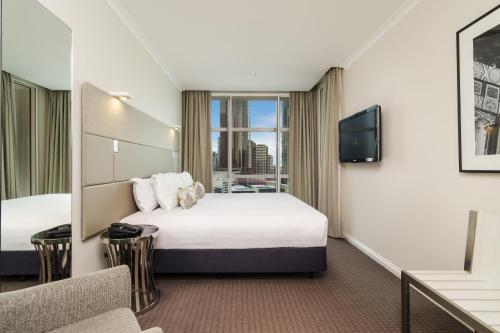 3 bedrooms, 4 beds