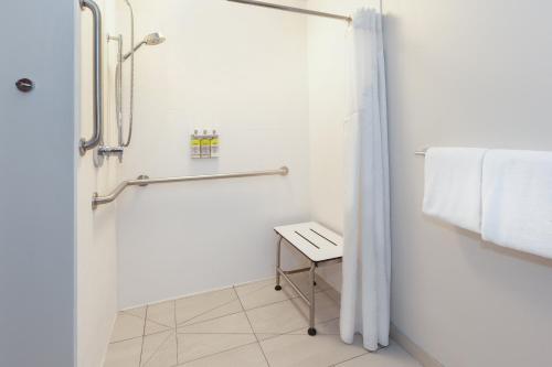 Standard King Room with Mobility Accessible Roll-In Shower