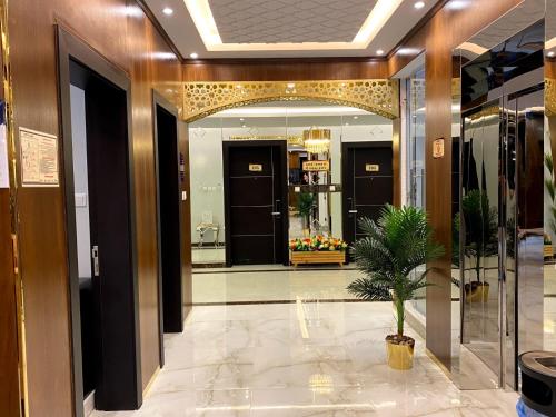 قمه الجواهر للشقق المخدومة in ظهرة لبن