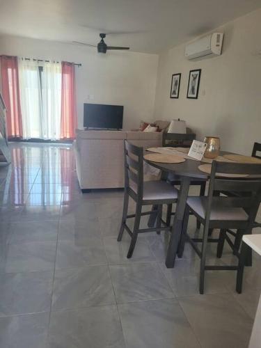 Tranquil 2 bedroom townhouse in Discovery Bay in Discovery Bay